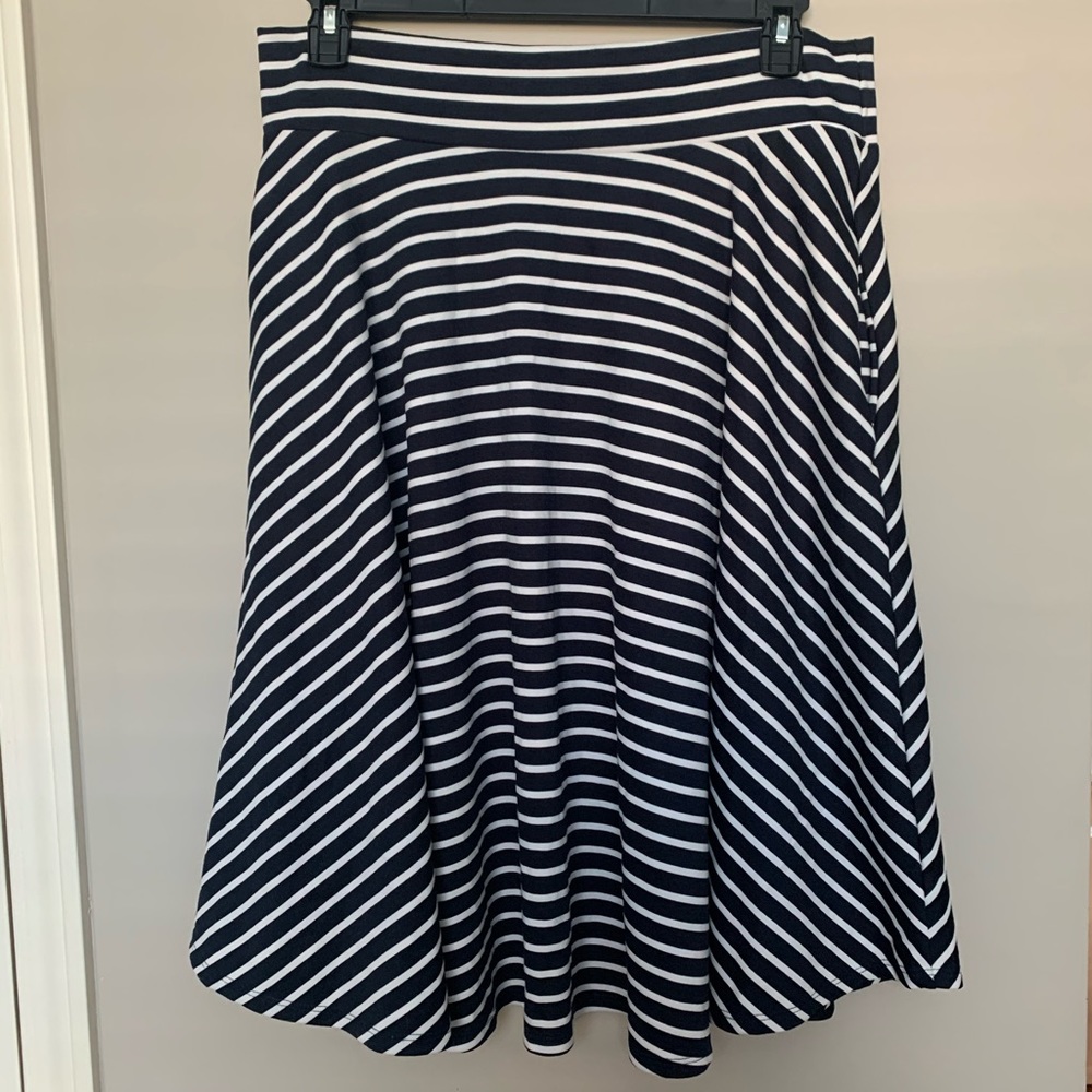 It has pockets!!!